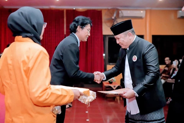 H Hendy Siswanto Dalam  Acara Yudisium Sarjana Teknik Universitas Moch Sroedji Jember